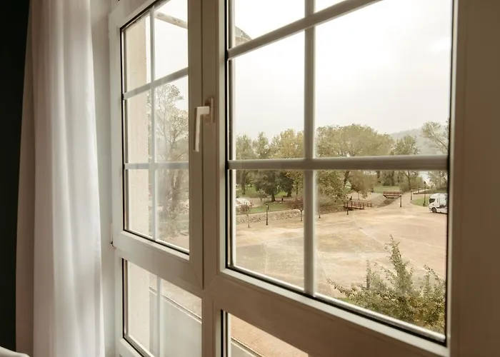 Lar Da Revolta Daire *